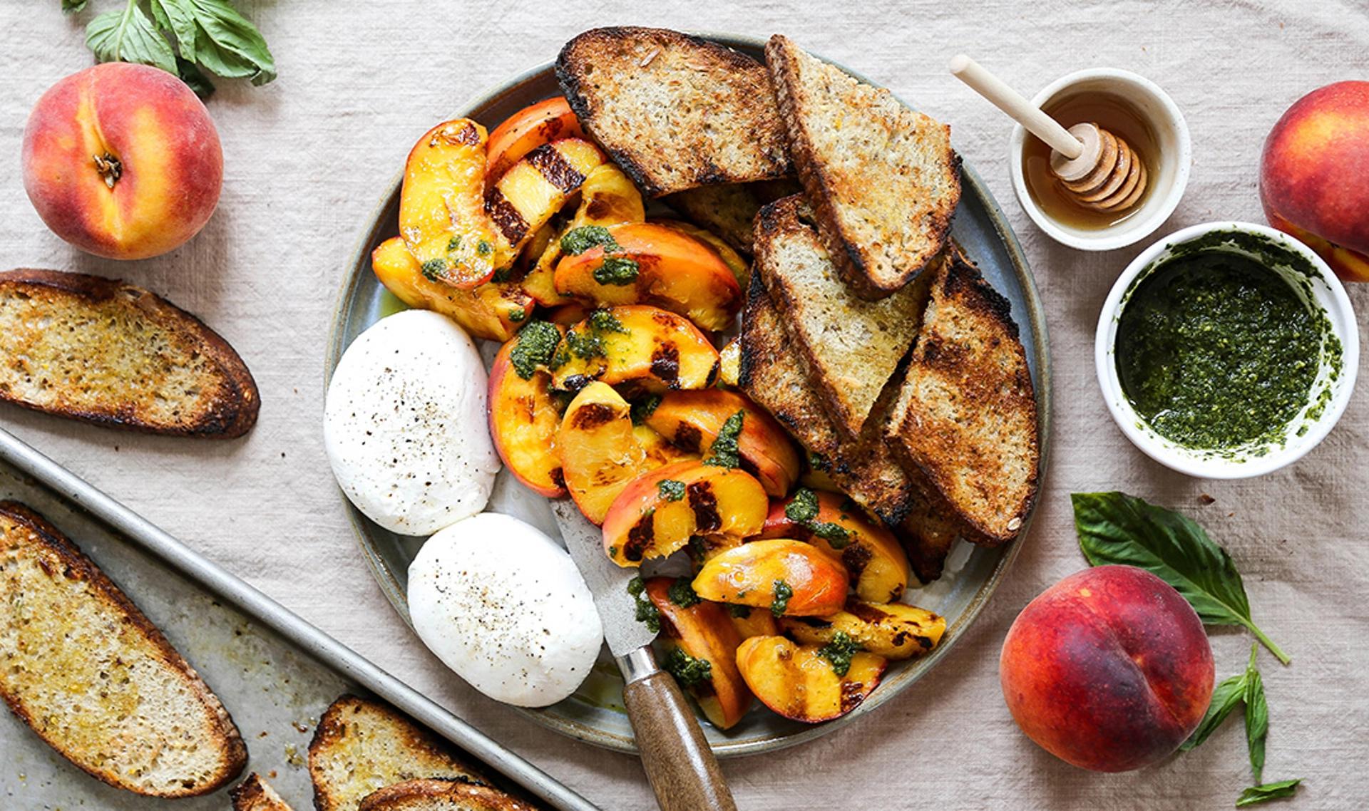 burrata-appetizer-with-grilled-peaches.webp