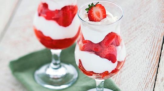 Strawberry-parfait-recipe-harryanddavid